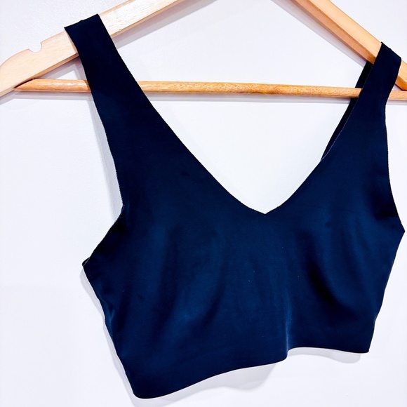 CARISMA Black invisible bralette - Picture 2 of 6